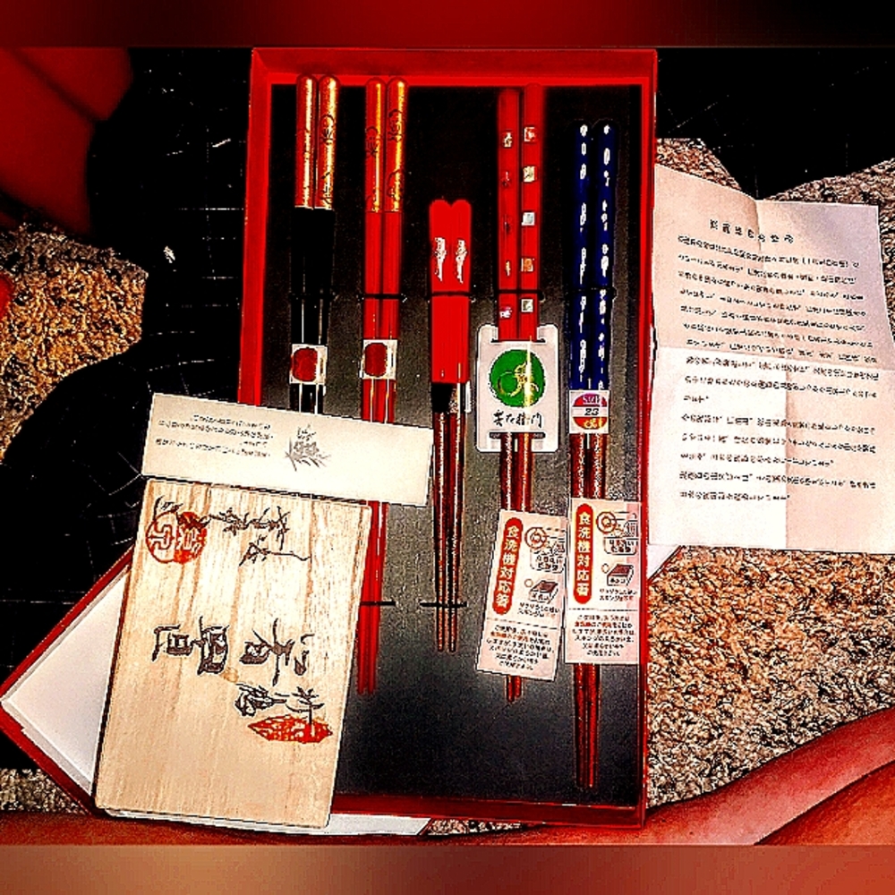 Chopstick set (different sizes and styles)